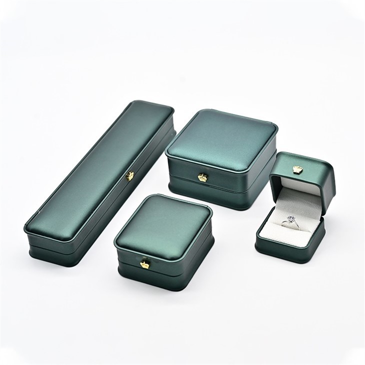 Custom Private Brand Logo Packaging Boxes Wholesale